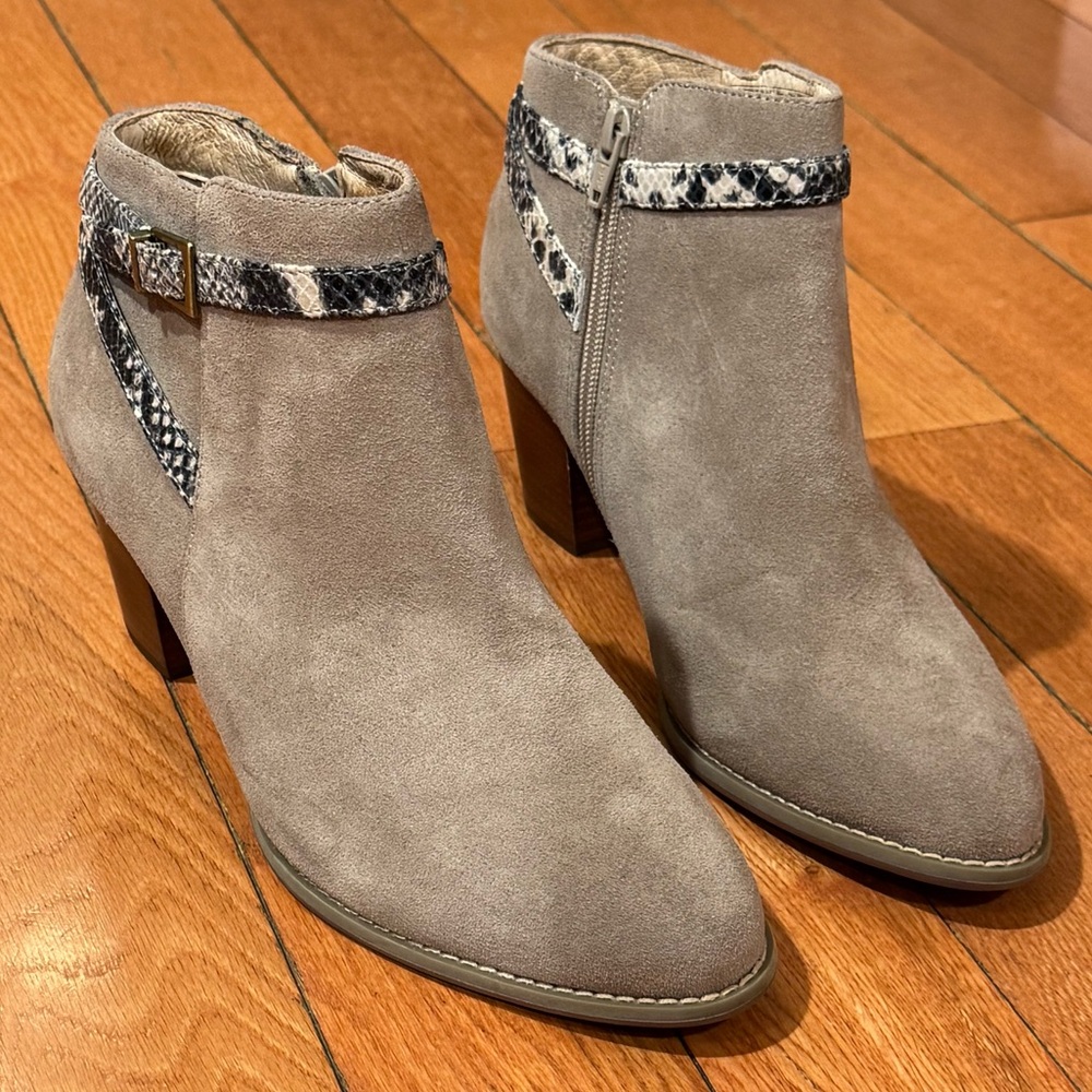 Vionic Womens 9W Upton Booties Tan Suede Snake Print Buckle 3in Heel Ankle Boot